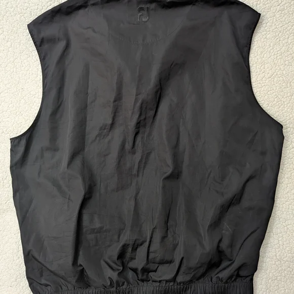 FootJoy Black Golf Sleeveless Jacket - Picture 7 of 7